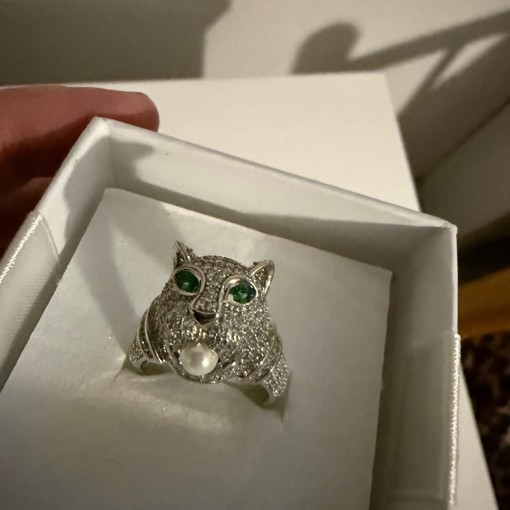 Leopard cat  cubic zirconia pearl ring .925